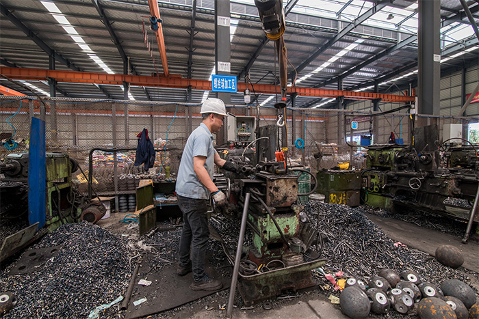 沙坪坝网架配件-螺栓球加工车间