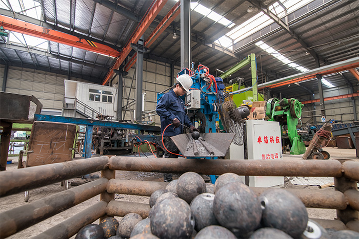 沙坪坝网架配件-螺栓球加工车间